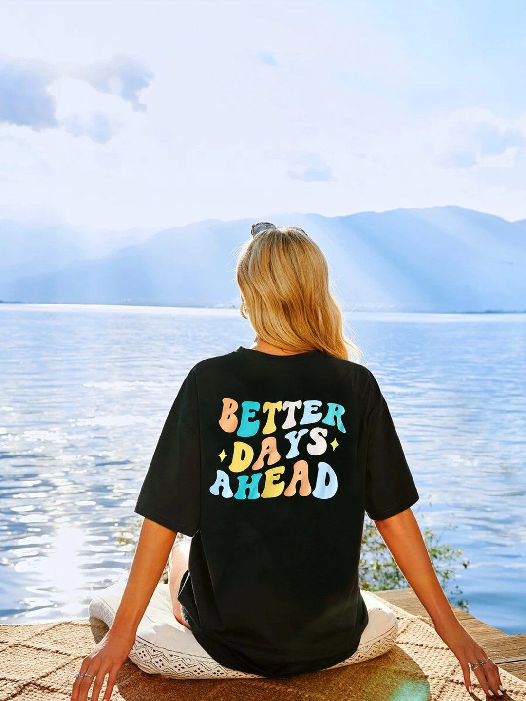 Dame afslappet T-shirt med kreativt slogan og afslappet snit Stilla