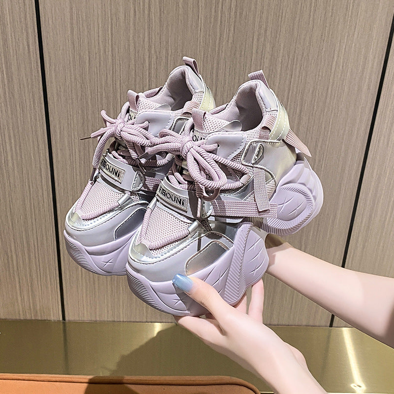 Dame Chunky Sneaker med futuristisk design og polstret sål Stilla