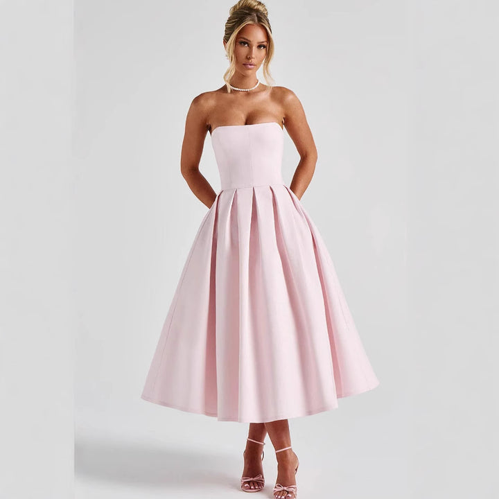 Dame off-shoulder A-formet kjole med elegant plissering Stilla