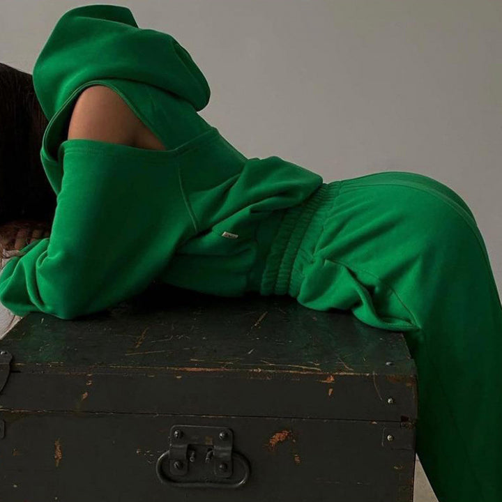Kvinders sporty sweat sæt med dyb udskæring og side raglanærmer Stilla