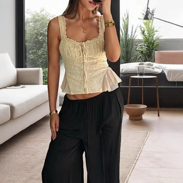 Kvinders elegante maxi kjole med off-shoulder design og sofistikerede flæsedetaljer