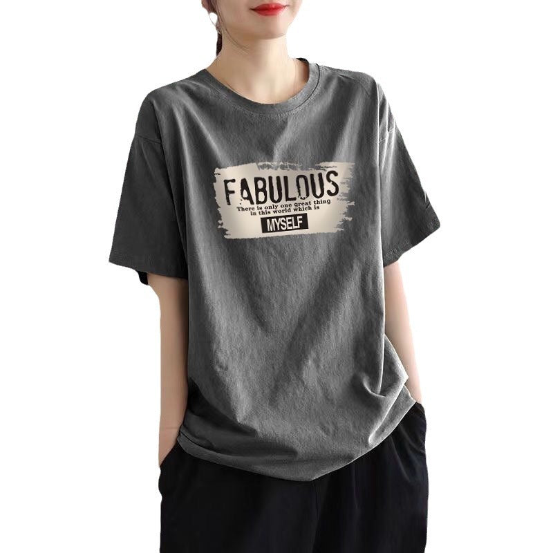 Dame T-shirt med kreativt statementtryk og afslappet snit Stilla