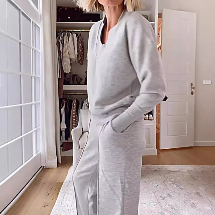 Kvinders komfortable loungewear sæt med V-udskæring og løs pasform Stilla