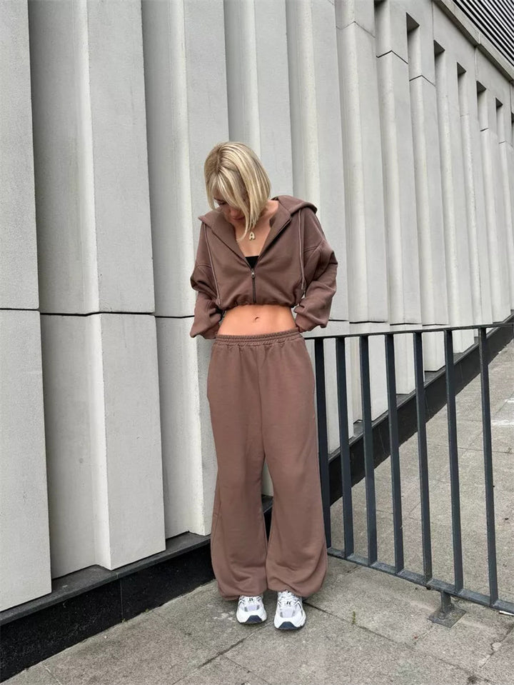 Dame afslappet sæt bestående af cropped hoodie og rummelige joggerbukser Stilla
