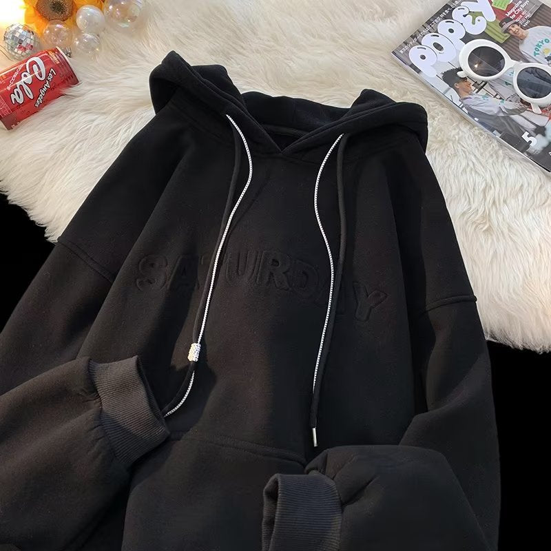 Dame hoodie med indsyet skrift og materialer af høj kvalitet Stilla