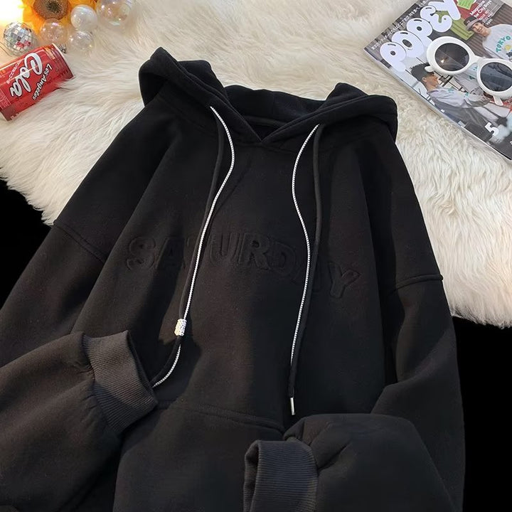 Dame hoodie med indsyet skrift og materialer af høj kvalitet Stilla