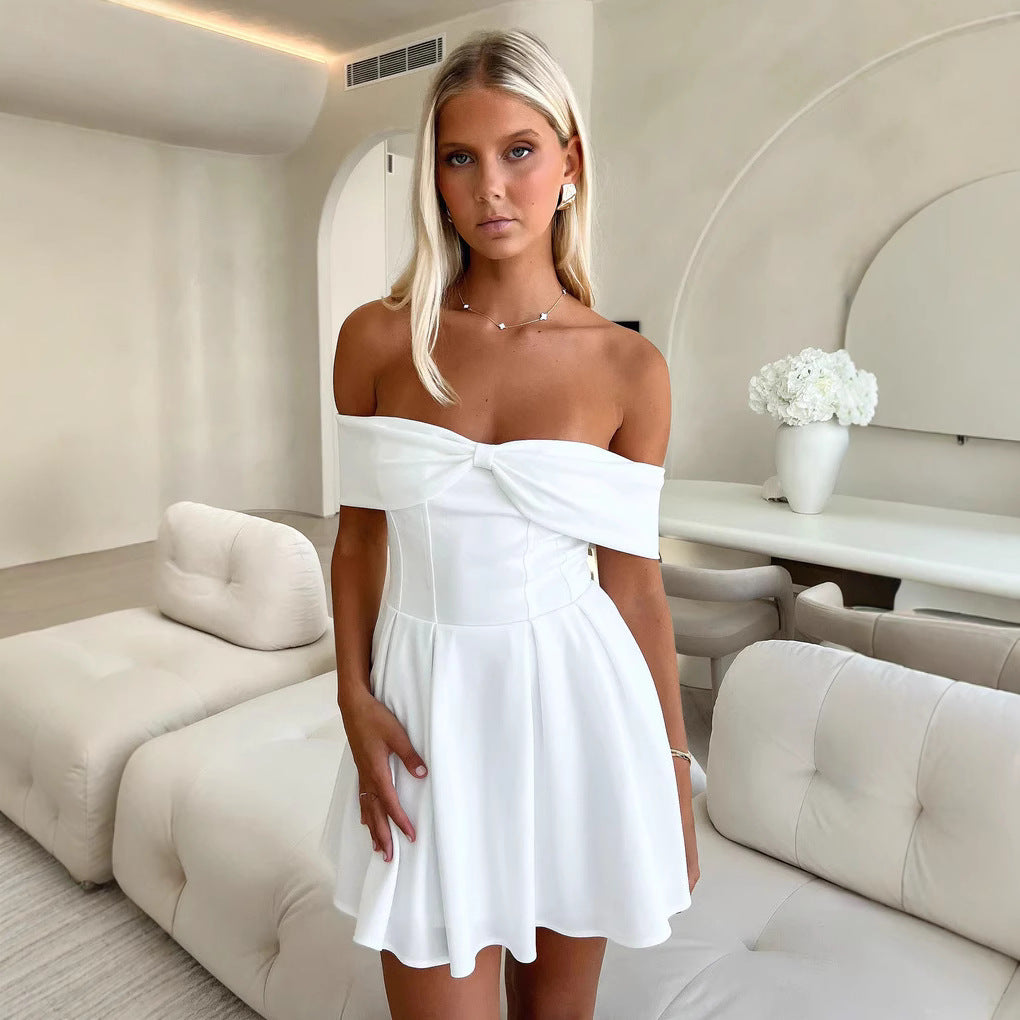 Dame Off-Shoulder Minikjole med struktureret top og udstyret skørt Skovae