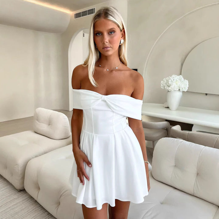 Dame Off-Shoulder Minikjole med struktureret top og udstyret skørt Skovae