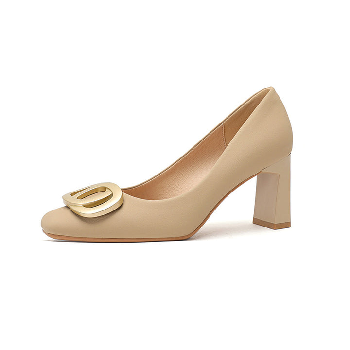Femme Elegant Block-hæle med stilfuld metalaccent Stilla