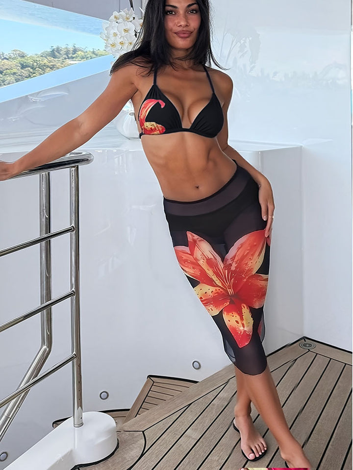 Dame bikini-sæt med blomstret nederdel og trekantet top Skovae