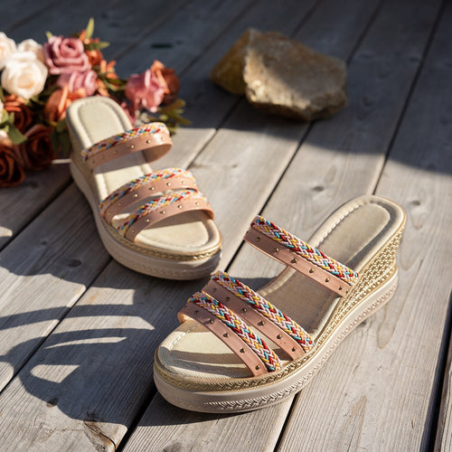 Dame Wedge-sandaler med farverige flettede remme og skridsikker sål Stilla