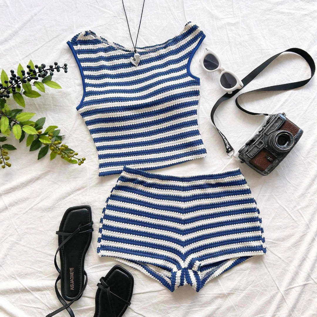 Dame Strand-Outfit med stribet Crop-Top og shorts Skovae