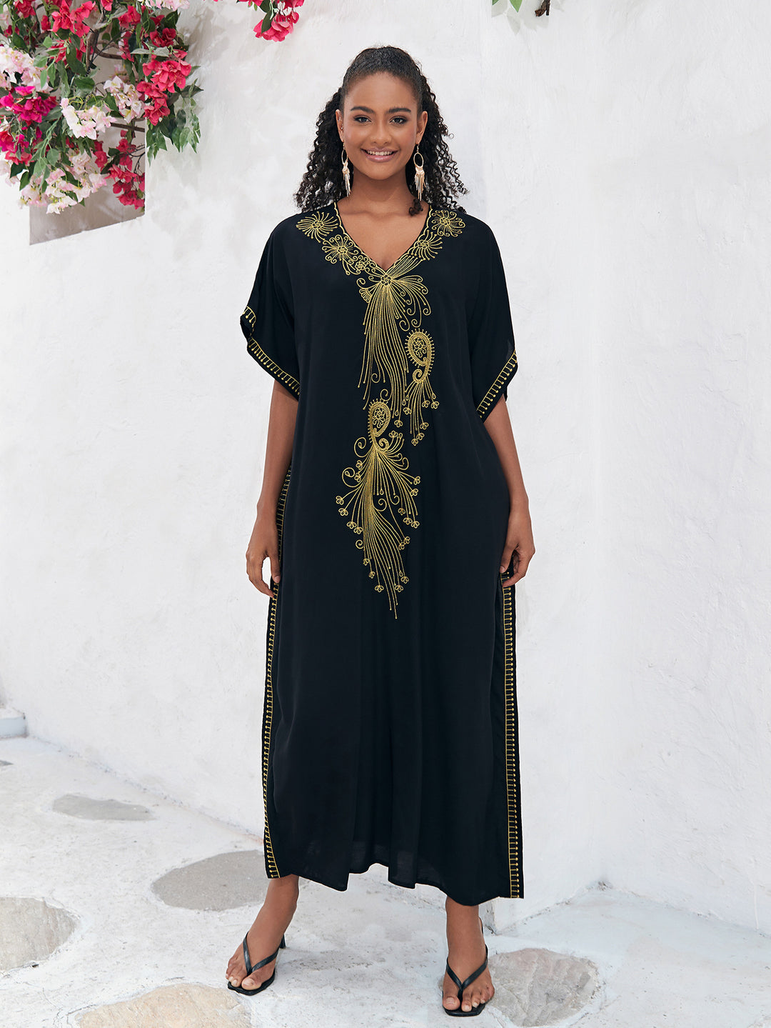 Dame Strandponcho med kunstnerisk guldbroderi-design Stilla