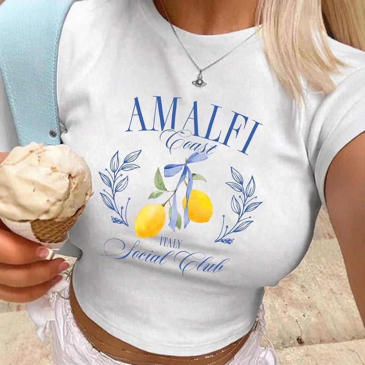 Dame T-shirt med frisk frugtmotiv og moderne skrift Skovae
