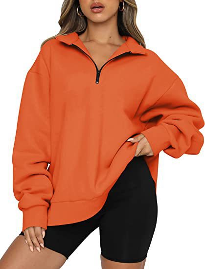 Stilla | Elegant strikbluse med tidløst design