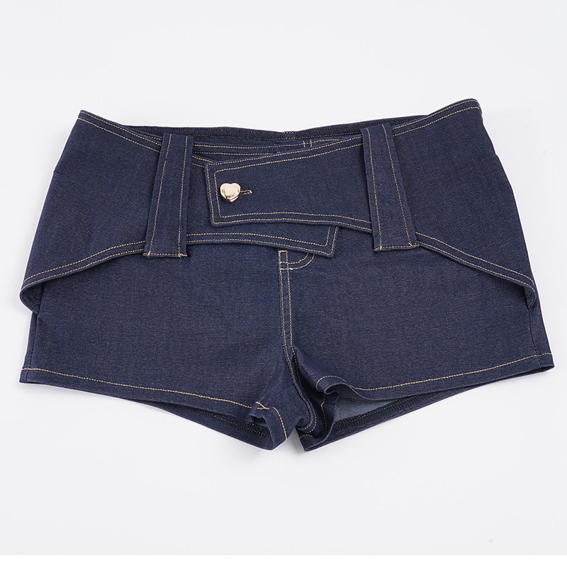 Dame denim shorts med stilfuld bånd og smykkedetaljer Skovae