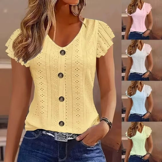 Dames luftig bluse med filigran hulmønster og knapdetaljer Skovae
