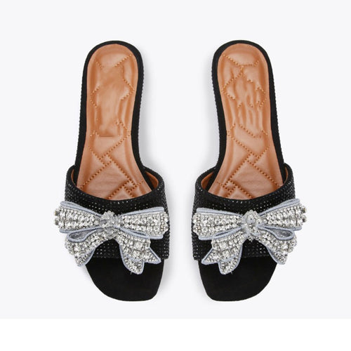 Femme Elegante Strass-besatte Riemchensandaler Stilla