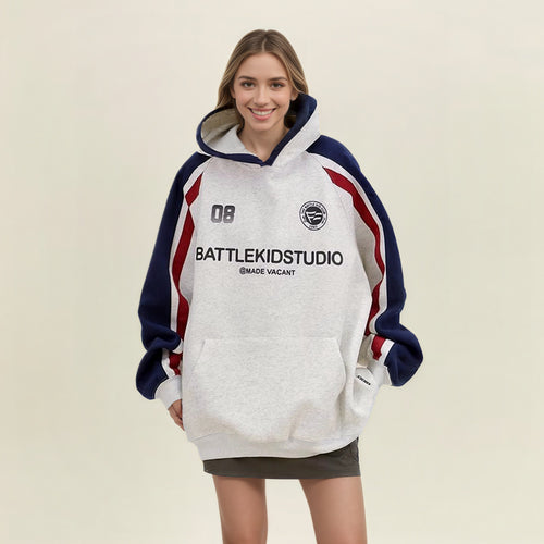 Kvinders komfortable oversized hoodie med moderne grafik Stilla