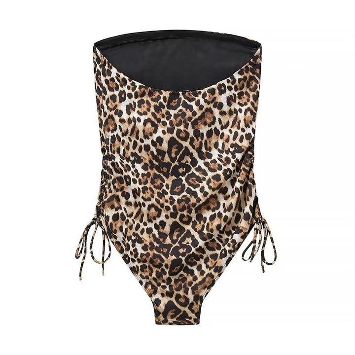 Dame badedragt med elegant leopardmønster og justerbare sidelændebånd Stilla