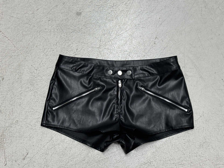 Dame Kunstlæder Shorts med indsnit og praktiske lynlåslommer Skovae
