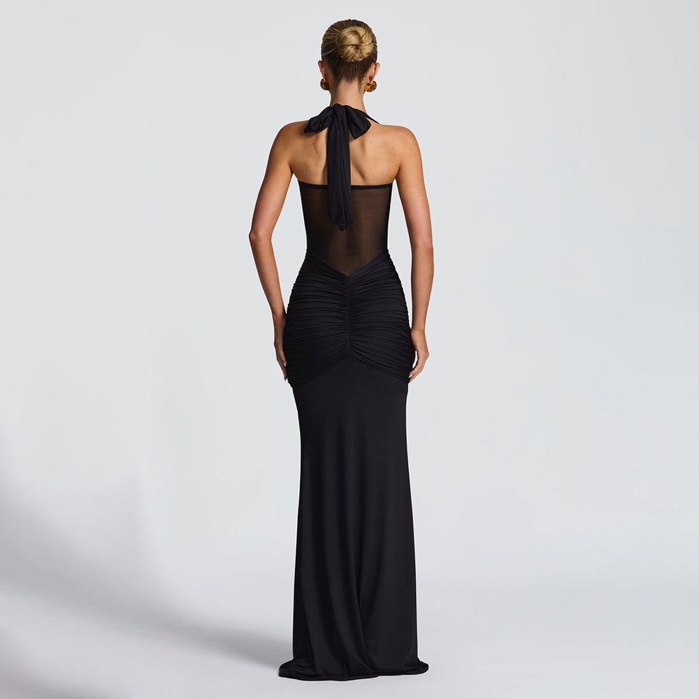 Dame elegant maxikjole med smigrende rynkning og halterneck Skovae