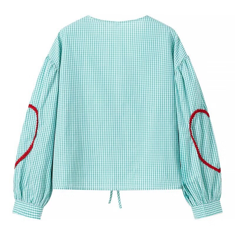 Dame Legesnit V-hals bluse med snor og hjerte-applikation Stilla