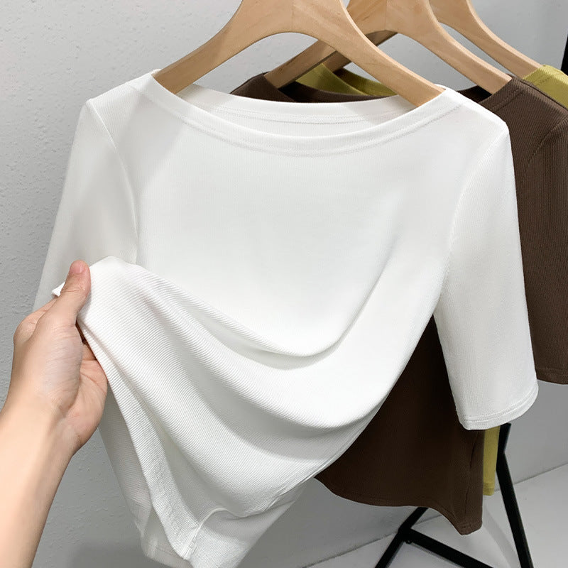 Dame Kortærmet Rib-T-shirt med elegant Rund halsudskæring og figursyet pasform Stilla