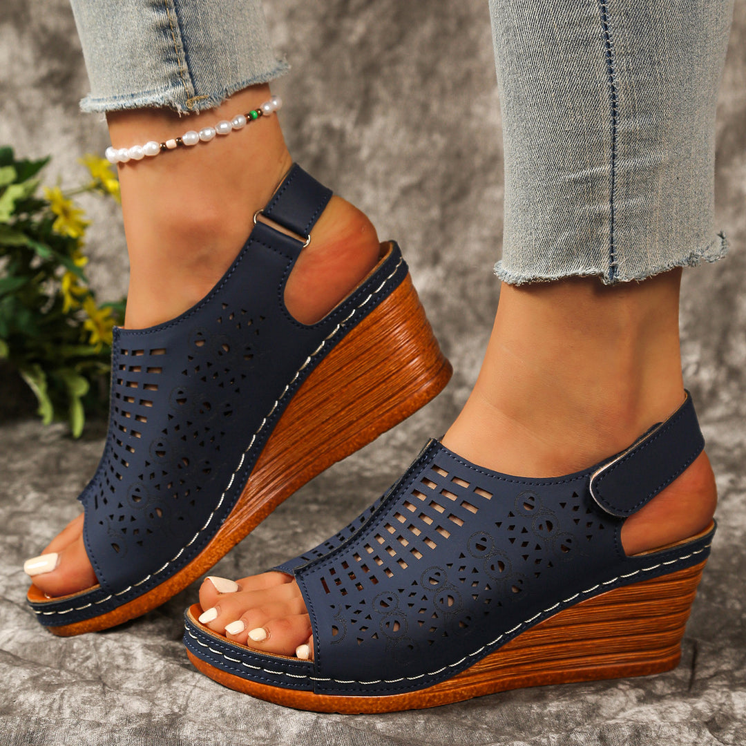 Dame Wedge-sandaler med elegant perforeringsdesign og skridsikker sål Stilla