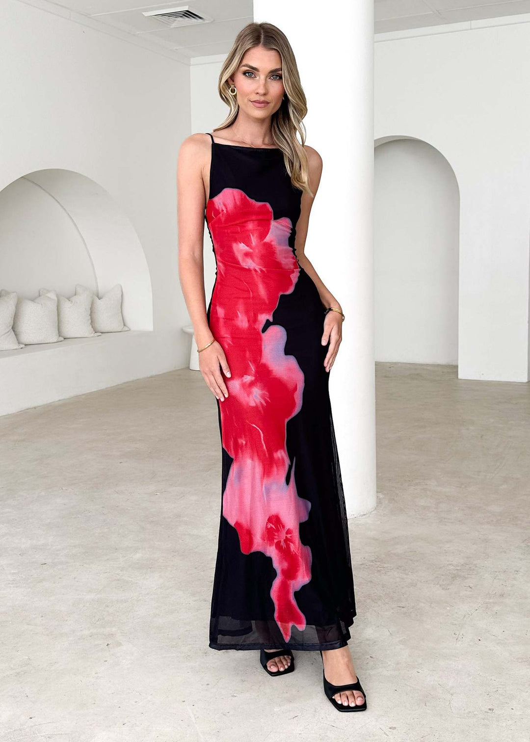 Kvinder Elegant Maxi Kjole med Blomsterprint og Tynde Stropper Stilla