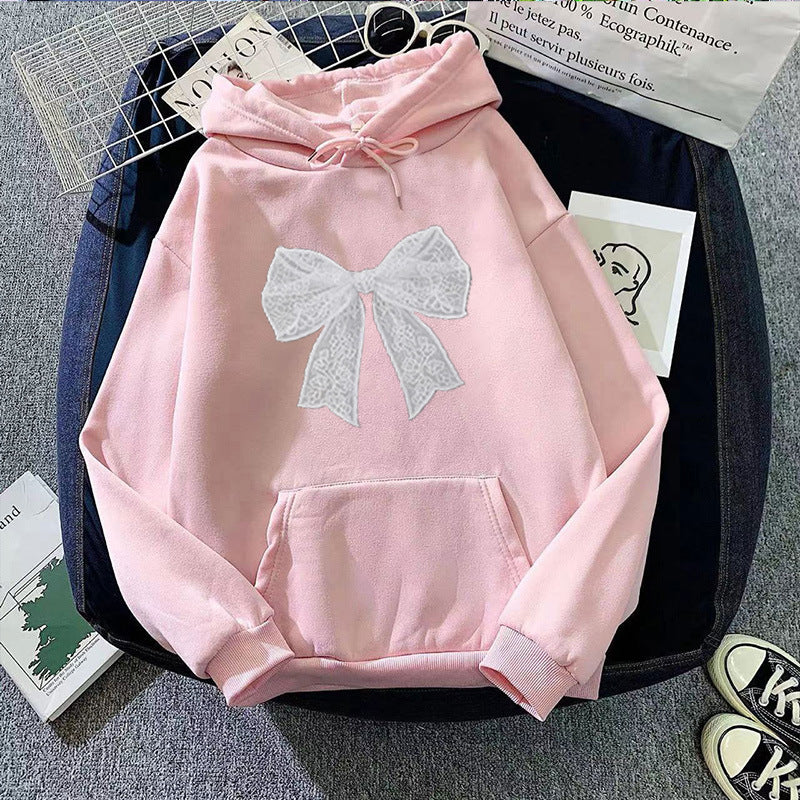 Dame hoodie med elegant blonderdesign Skovae