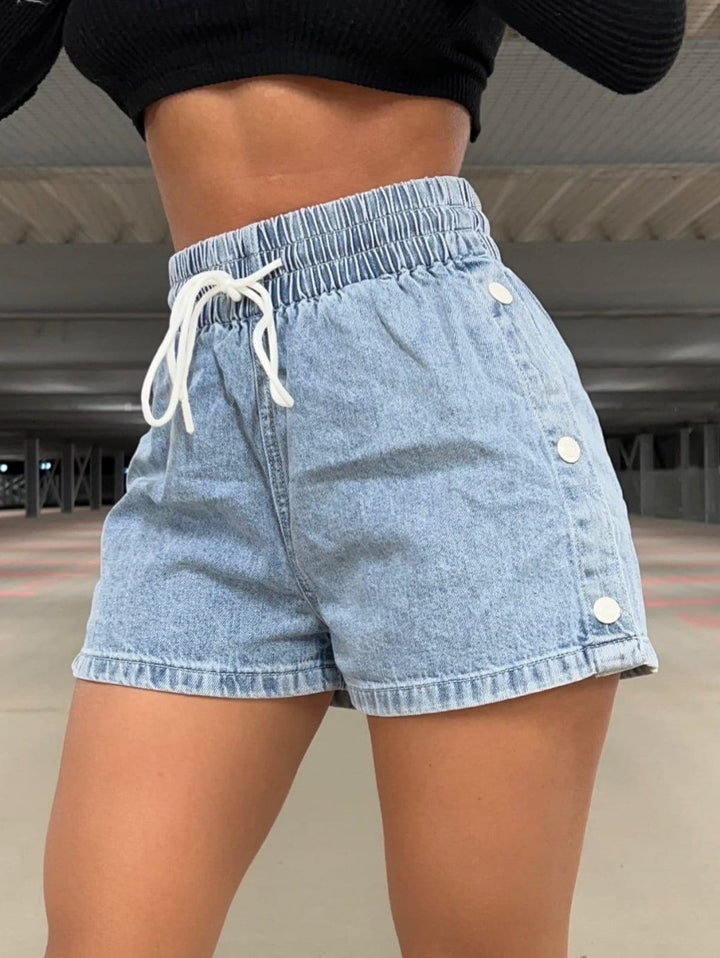 Dame Denim-Shorts med elastisk talje og dekorative trykknapper Stilla