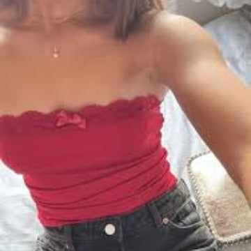 Dame bandeau-top med blondedetaljer og tætsiddende snit Skovae