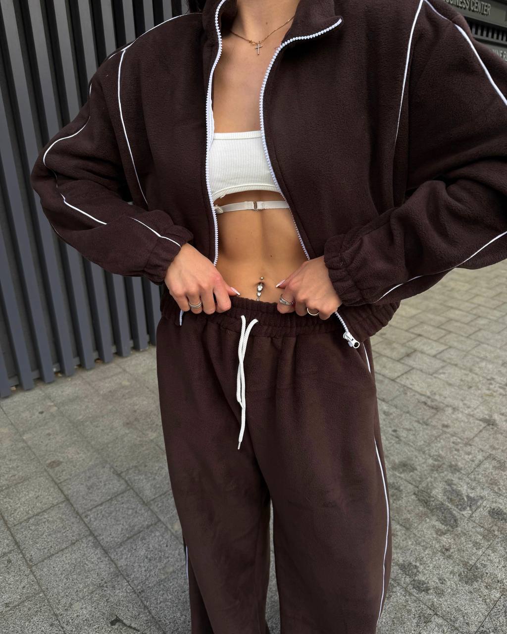 Kvinders sporty hoodie sæt med en løs pasform Skovae