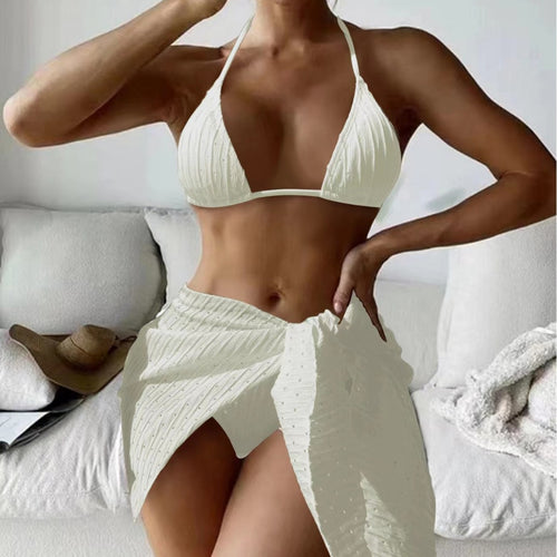 Dame triangel-bikini med moderne indpakningskjole og elegante detaljer Skovae