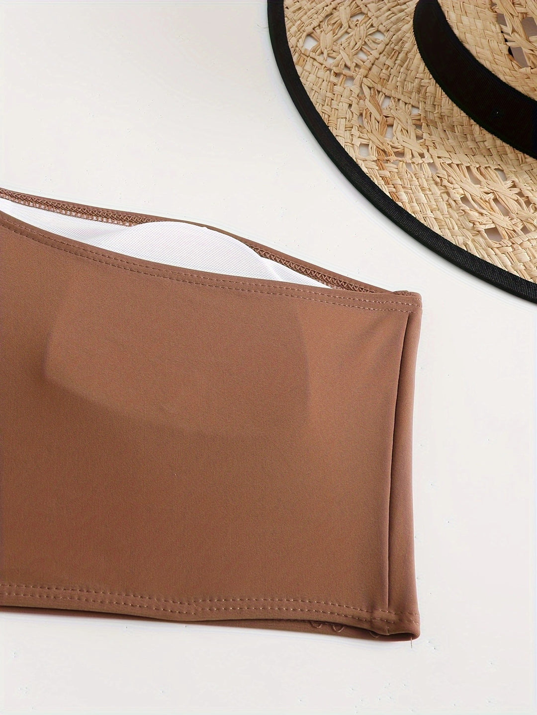 Dame sporty bikini-sæt med asymmetrisk top og behagelige shorts Stilla