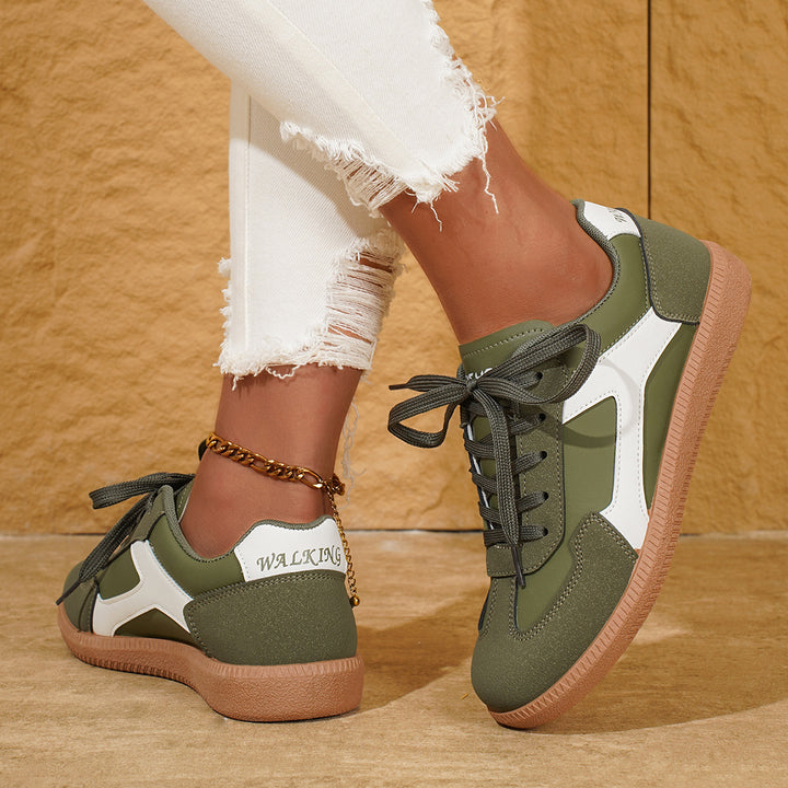 Dame Sneakers i sporty design med åndbar overfladestruktur og skridsikker sål Stilla