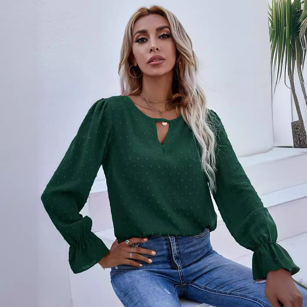 Damebluse med dekorativ nøgleudskæring og elegant struktur Stilla