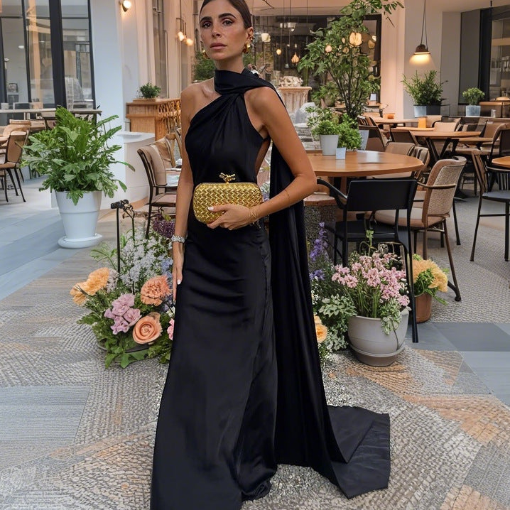Dame elegant aftenkjole med asymmetrisk snit og imponerende drapering Skovae