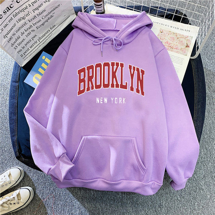 Kvinders hoodie med trendy Brooklyn print Skovae