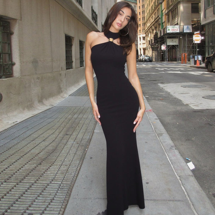 Dame Elegant Maxikjole med asymmetrisk halterdesign og ædel décolleté Stilla