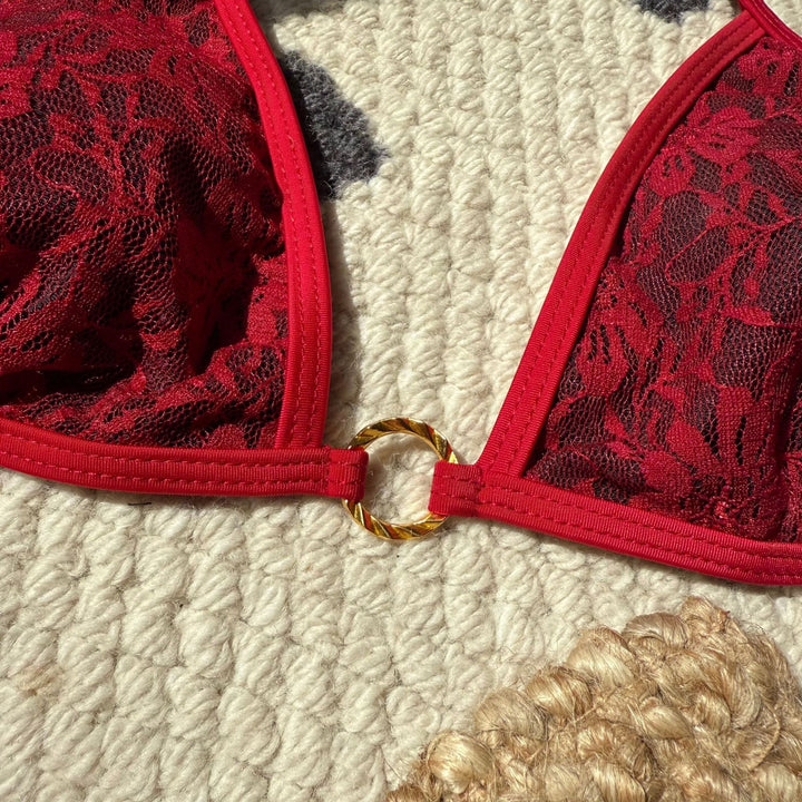 Dame spids-bikini-sæt med elegante snøredetaljer og forførende design Stilla