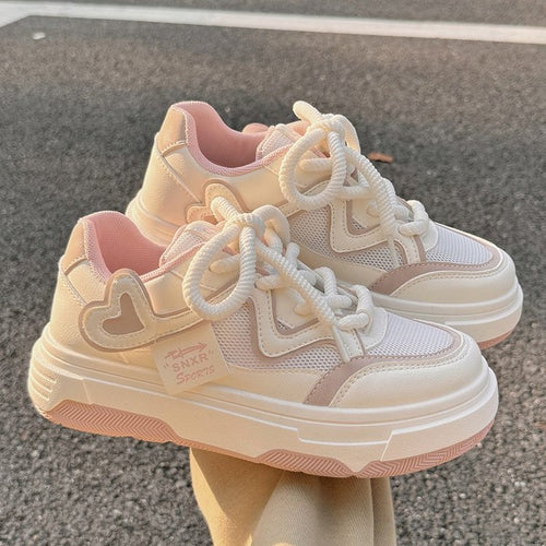 Dame sporty sneakers med åndbar mesh-overflade og moderigtigt design Stilla