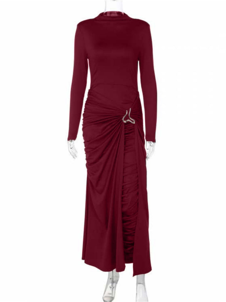 Dame Elegant kjole med innovativt design og kunstnerisk drapering Skovae