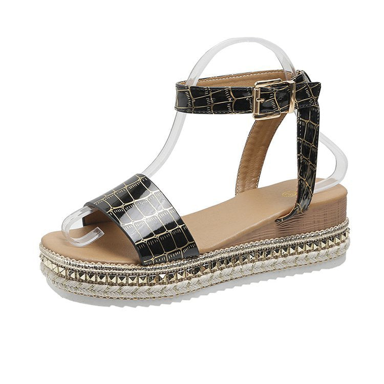 Dame Plateau-sandaler med elegant krokodillemønster og moderne pyntkant Stilla