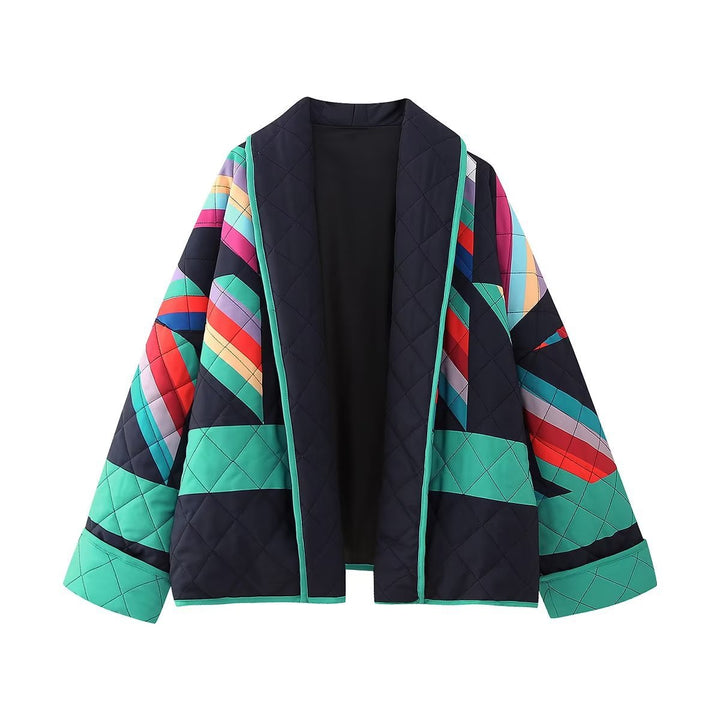 Dame quiltet kimono-jakke med farverigt geometrisk design og moderne snit Stilla