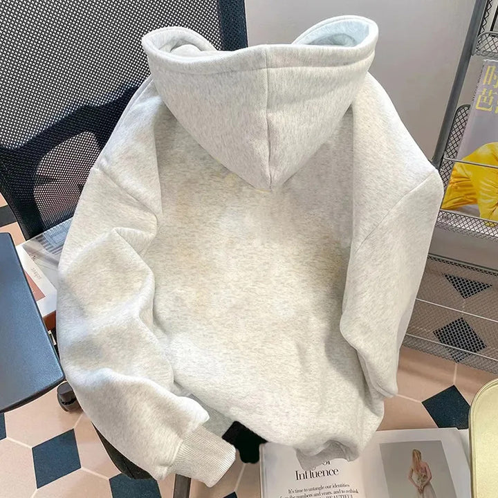 Kvinders hoodie med unikt dyremotiv Stilla