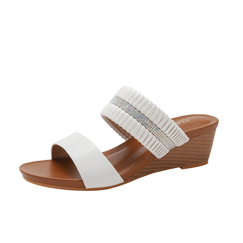 Dame Wedge-sandaler med fashionable remme og glitrende accenter Stilla