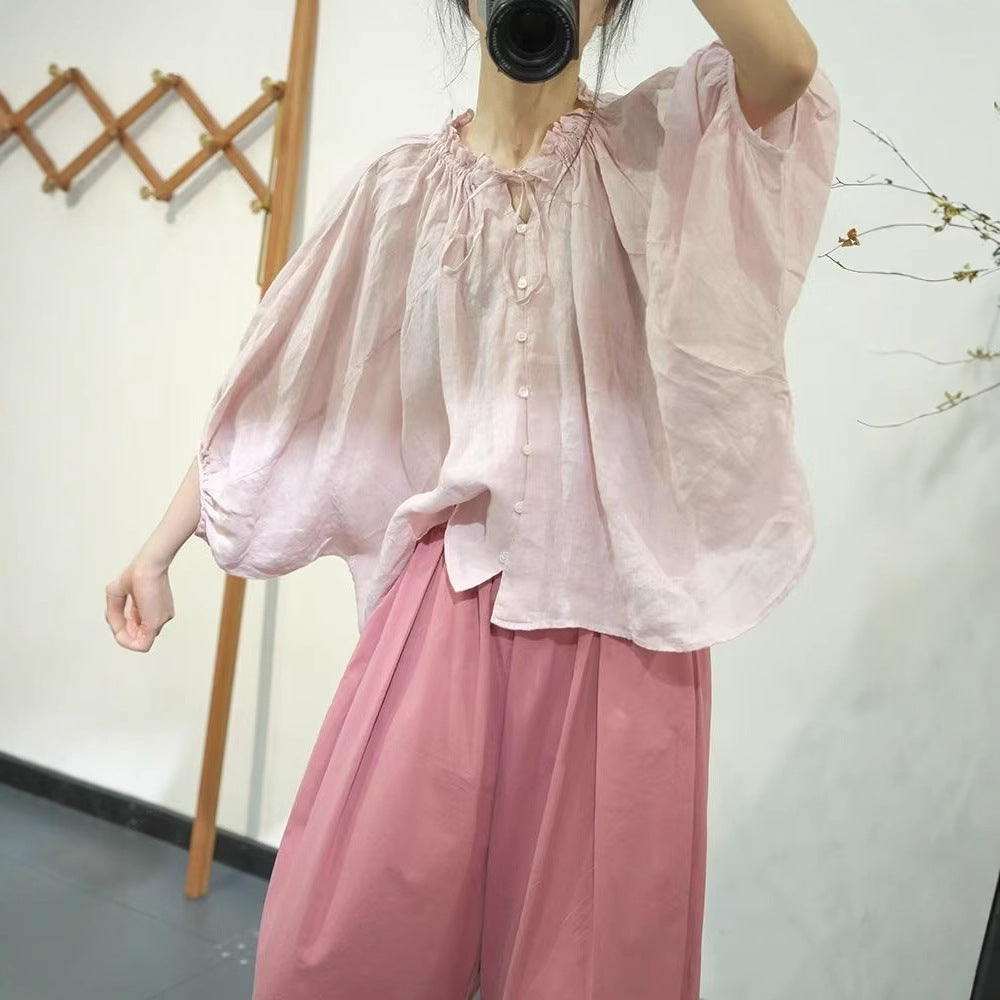 Femme Relaxed Fit Soft Button-Up Bluse med Rødfugleudskæring Stilla