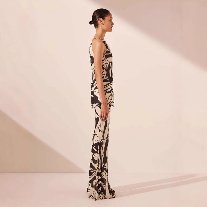 Dame asymmetrisk top med florale motiver og elegant snit Stilla